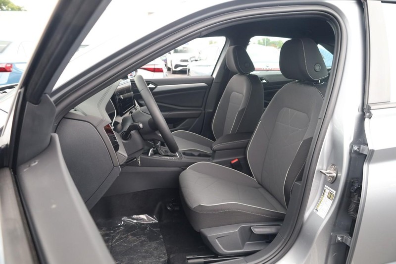 Volkswagen Jetta Vehicle Image 08