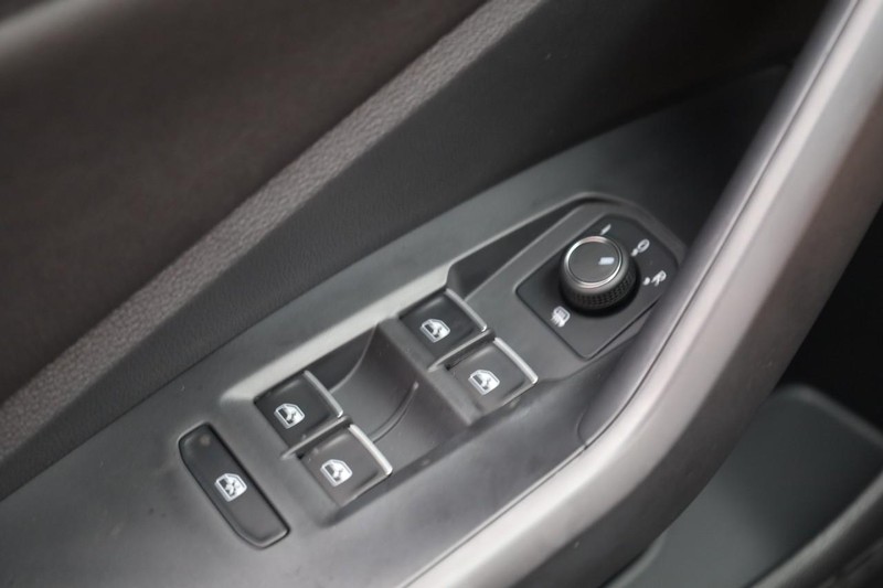 Volkswagen Jetta Vehicle Image 17