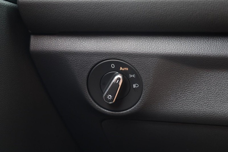 Volkswagen Jetta Vehicle Image 18