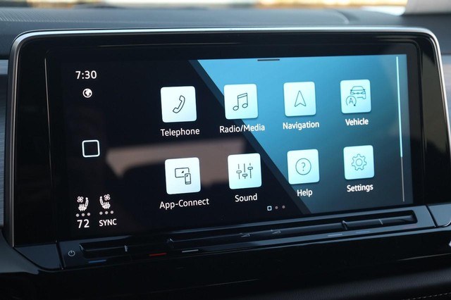 Volkswagen Atlas Cross Sport Vehicle Image 11