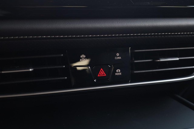 Volkswagen Atlas Cross Sport Vehicle Image 13