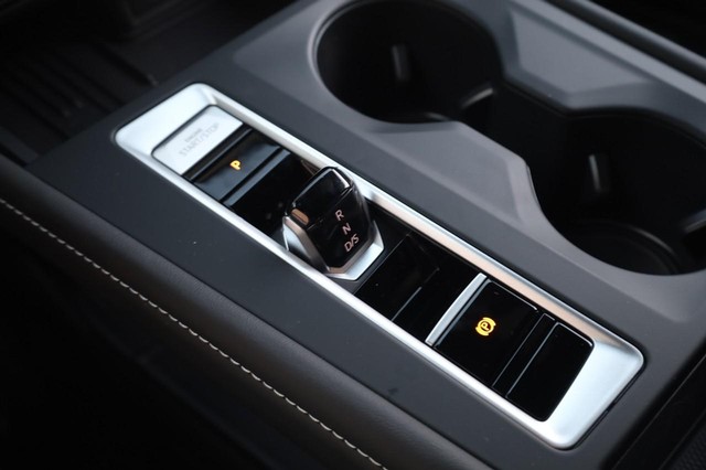 Volkswagen Atlas Cross Sport Vehicle Image 15