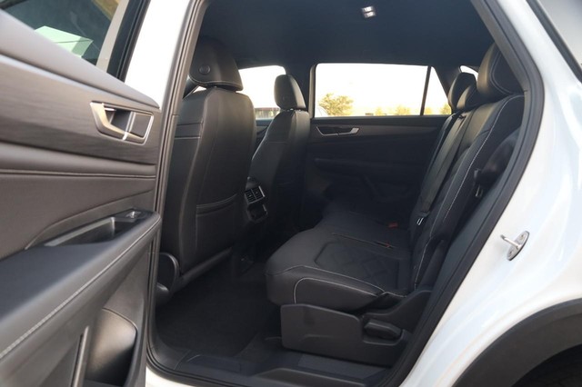 Volkswagen Atlas Cross Sport Vehicle Image 20