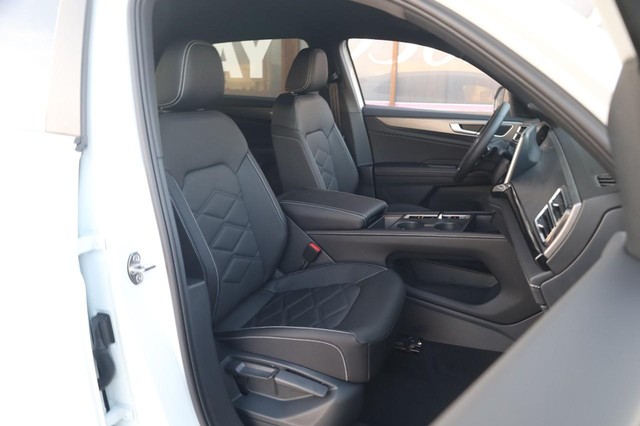 Volkswagen Atlas Cross Sport Vehicle Image 24