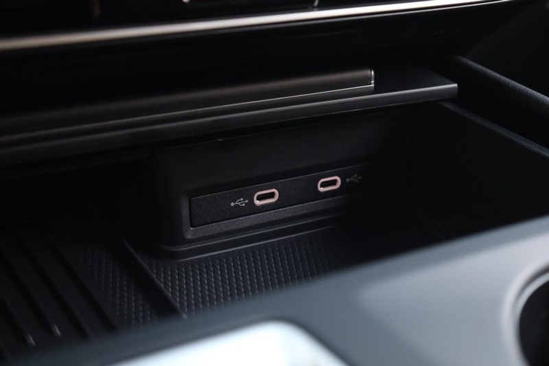 Volkswagen Atlas Cross Sport Vehicle Image 14