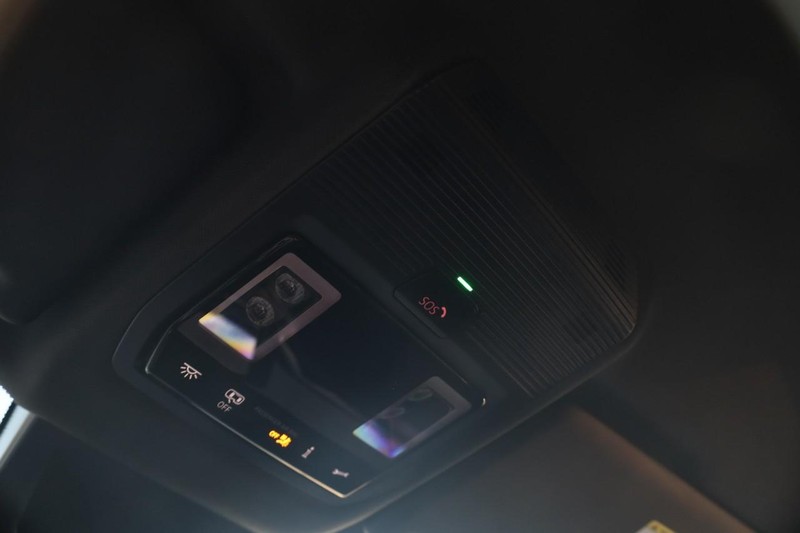 Volkswagen Atlas Cross Sport Vehicle Image 16