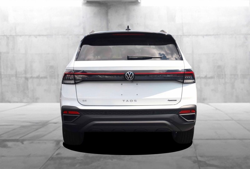 Volkswagen Taos Vehicle Image 06