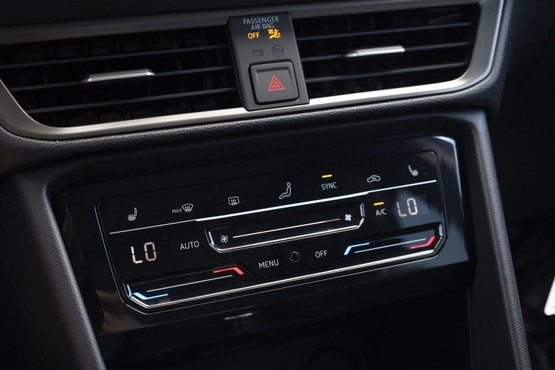Volkswagen Taos Vehicle Image 15