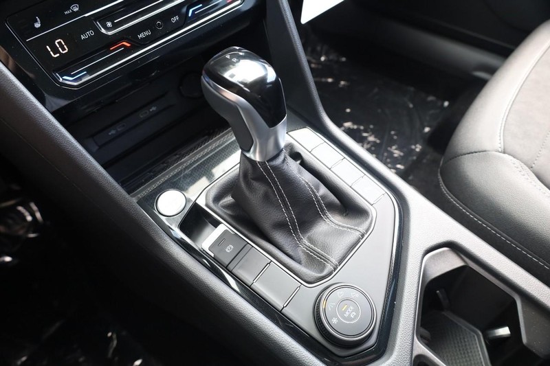 Volkswagen Taos Vehicle Image 17