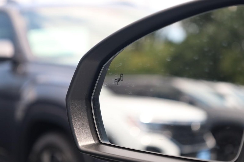 Volkswagen Taos Vehicle Image 21