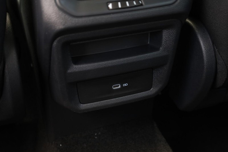 Volkswagen Taos Vehicle Image 23