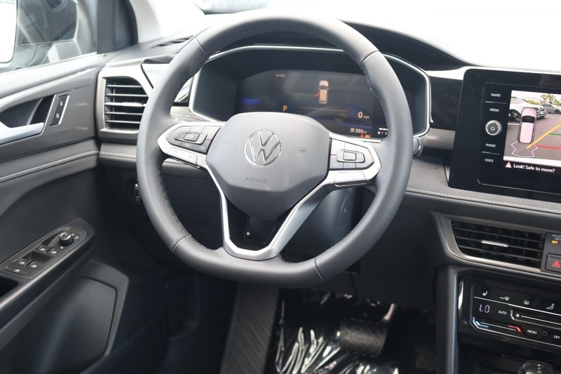 Volkswagen Taos Vehicle Image 25