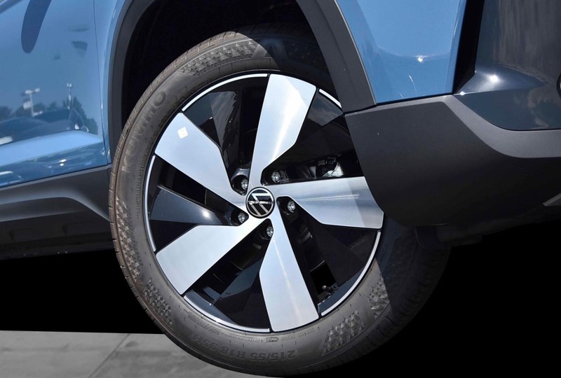 Volkswagen Taos Vehicle Image 03