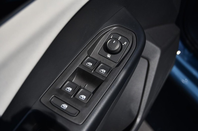 Volkswagen Taos Vehicle Image 08