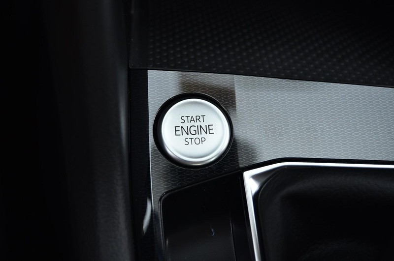 Volkswagen Taos Vehicle Image 16