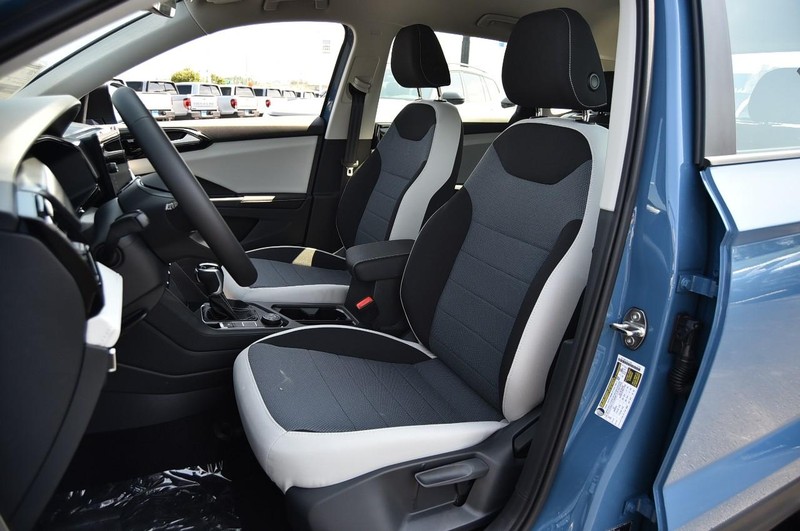 Volkswagen Taos Vehicle Image 19