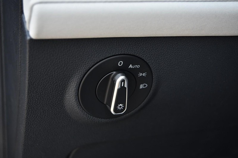 Volkswagen Taos Vehicle Image 10