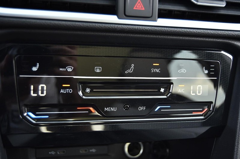 Volkswagen Taos Vehicle Image 14