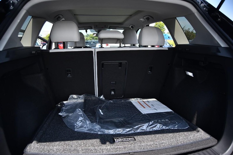 Volkswagen Taos Vehicle Image 25