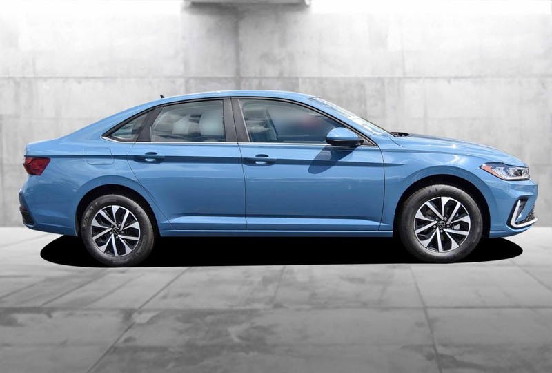 Volkswagen Jetta Vehicle Image 05