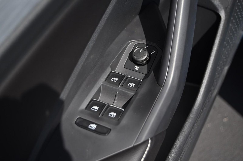 Volkswagen Jetta Vehicle Image 08