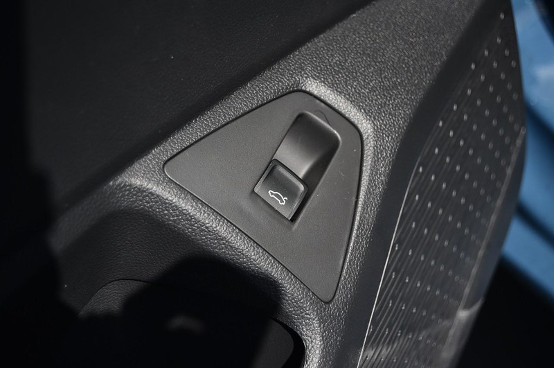 Volkswagen Jetta Vehicle Image 09