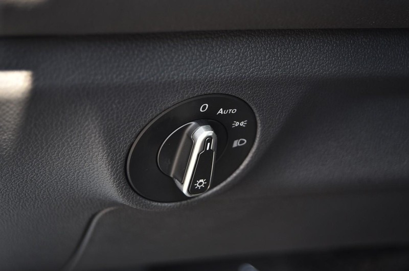 Volkswagen Jetta Vehicle Image 11