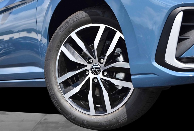 Volkswagen Jetta Vehicle Image 03