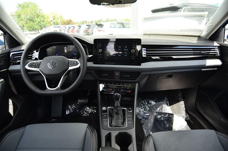 Volkswagen Jetta Vehicle Image 07