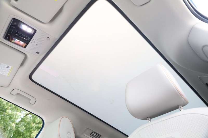 Volkswagen ID BUZZ Vehicle Image 14