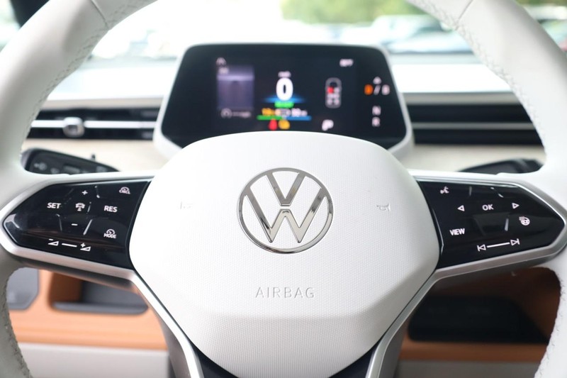 Volkswagen ID BUZZ Vehicle Image 15
