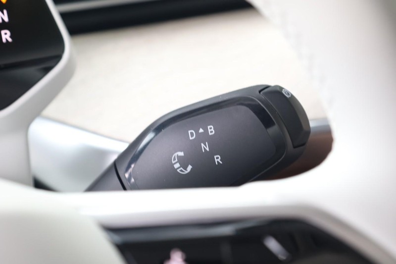 Volkswagen ID BUZZ Vehicle Image 21
