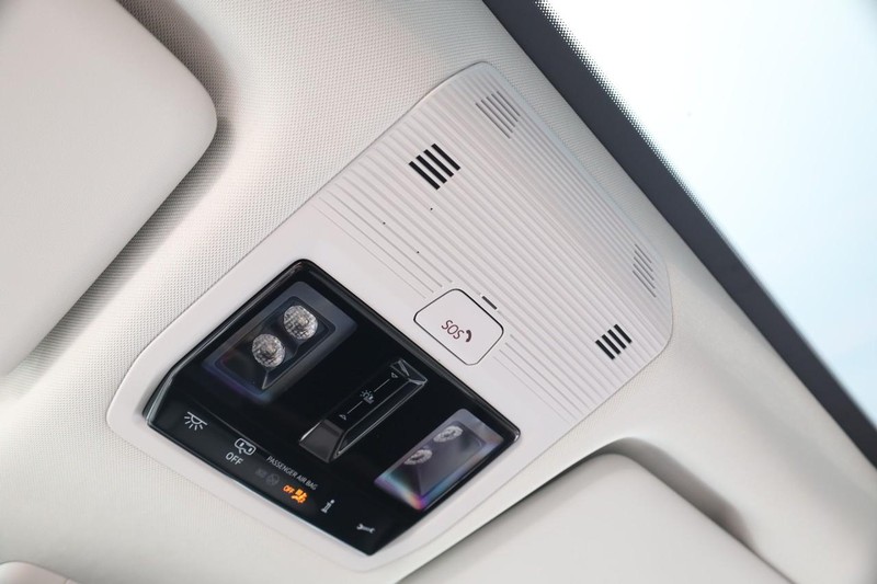 Volkswagen ID BUZZ Vehicle Image 22