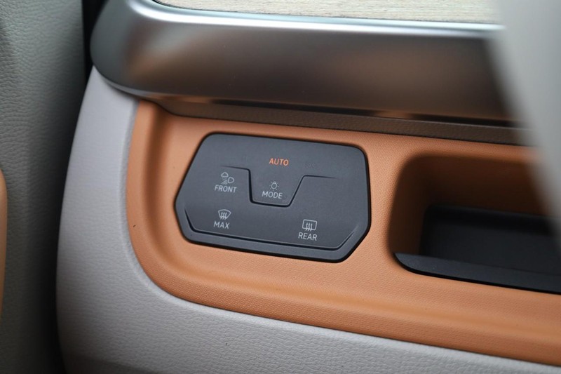 Volkswagen ID BUZZ Vehicle Image 24