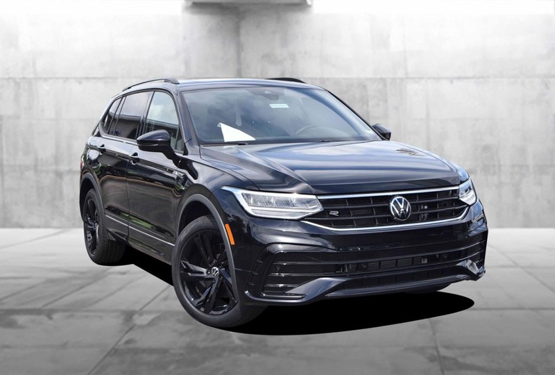 Volkswagen Tiguan Vehicle Image 02