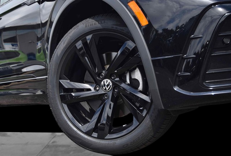 Volkswagen Tiguan Vehicle Image 03