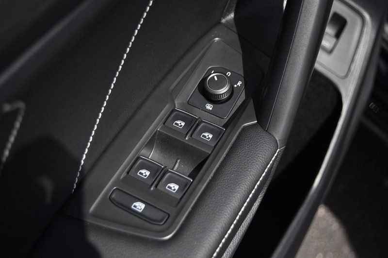 Volkswagen Tiguan Vehicle Image 08