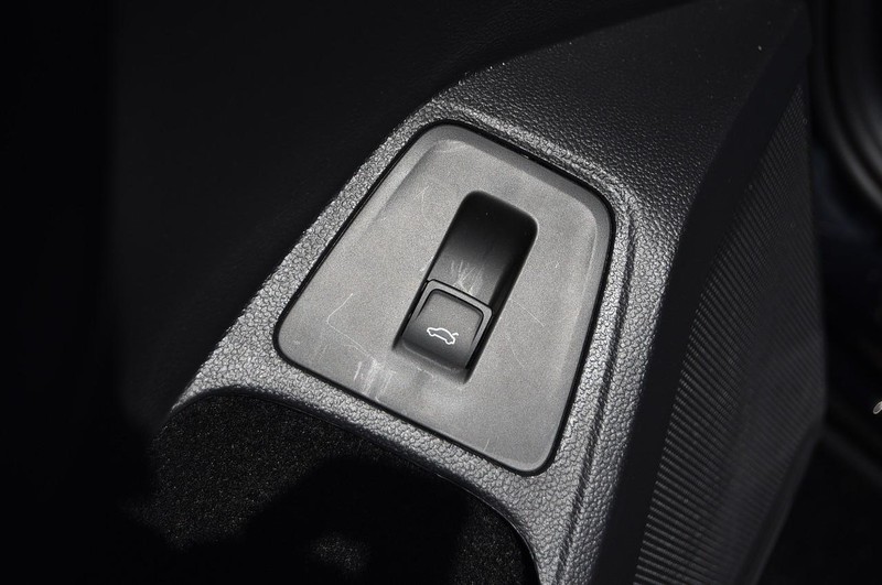 Volkswagen Tiguan Vehicle Image 09