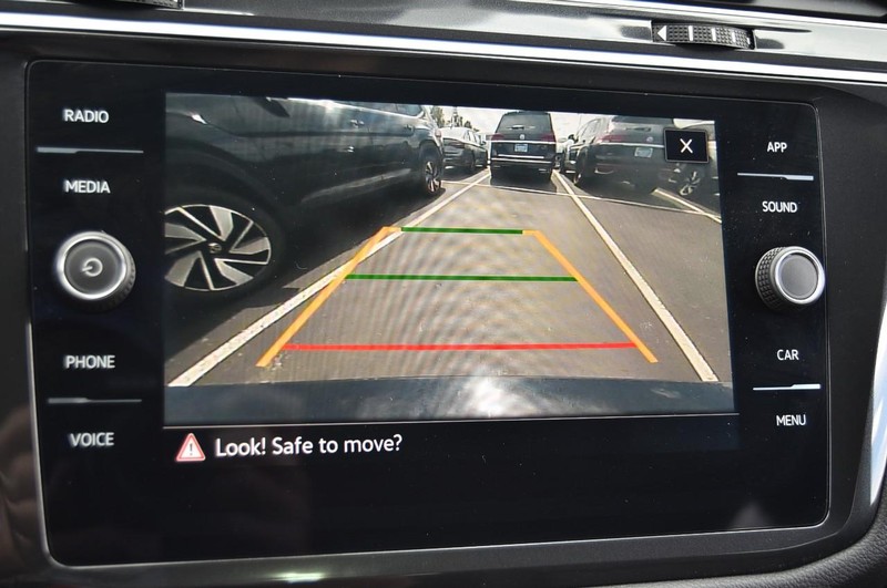 Volkswagen Tiguan Vehicle Image 13