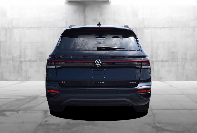 Volkswagen Taos Vehicle Image 06