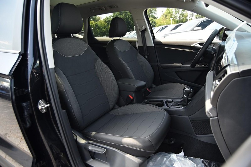 Volkswagen Taos Vehicle Image 20