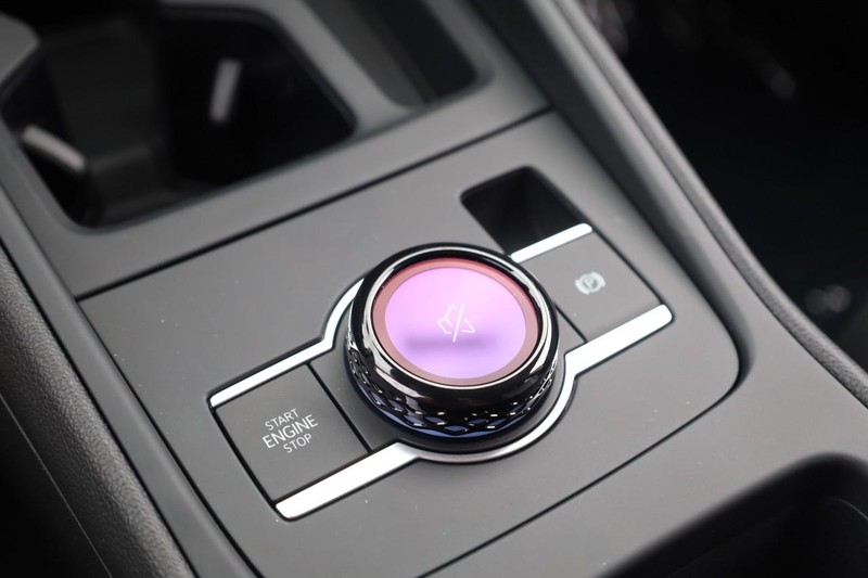 Volkswagen Tiguan Vehicle Image 14