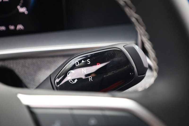 Volkswagen Tiguan Vehicle Image 15
