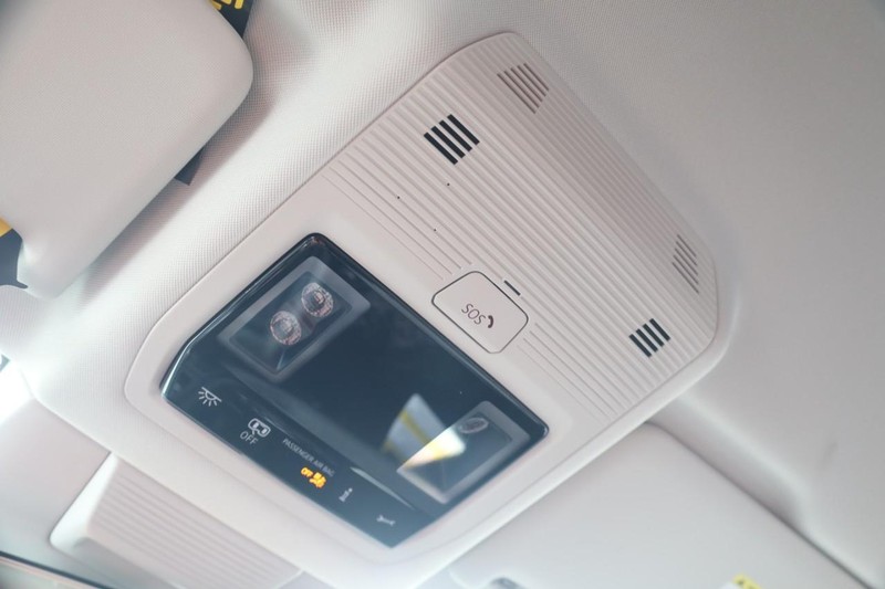 Volkswagen Tiguan Vehicle Image 16