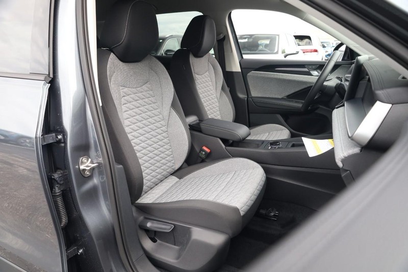 Volkswagen Tiguan Vehicle Image 23