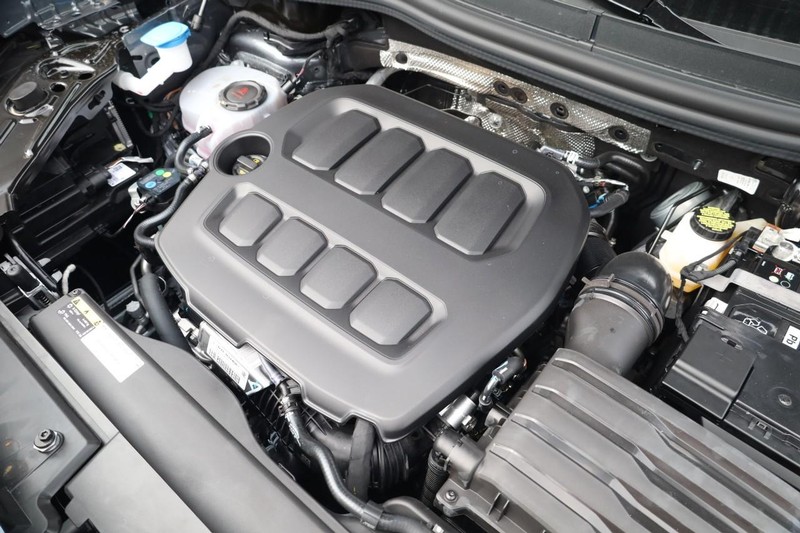Volkswagen Tiguan Vehicle Image 24