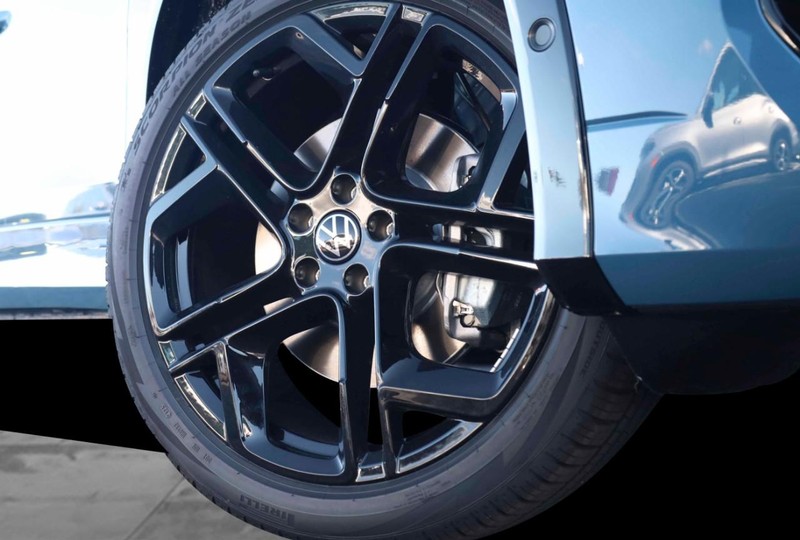 Volkswagen Tiguan Vehicle Image 03