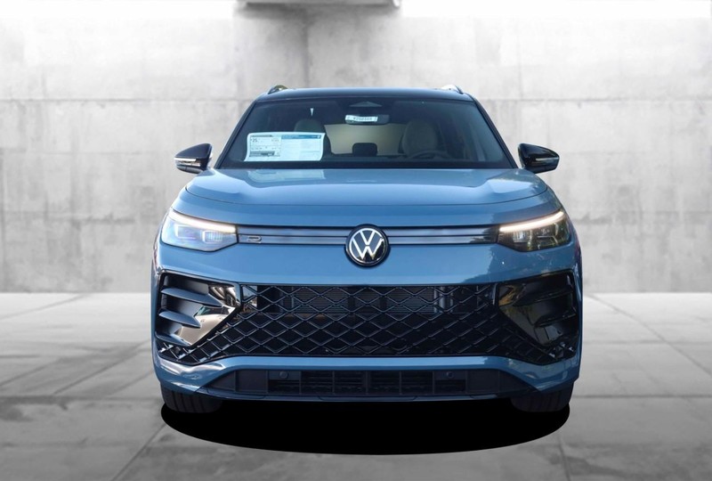 Volkswagen Tiguan Vehicle Image 04