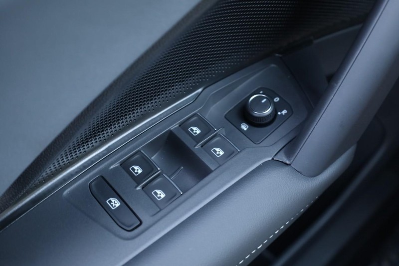 Volkswagen Tiguan Vehicle Image 19