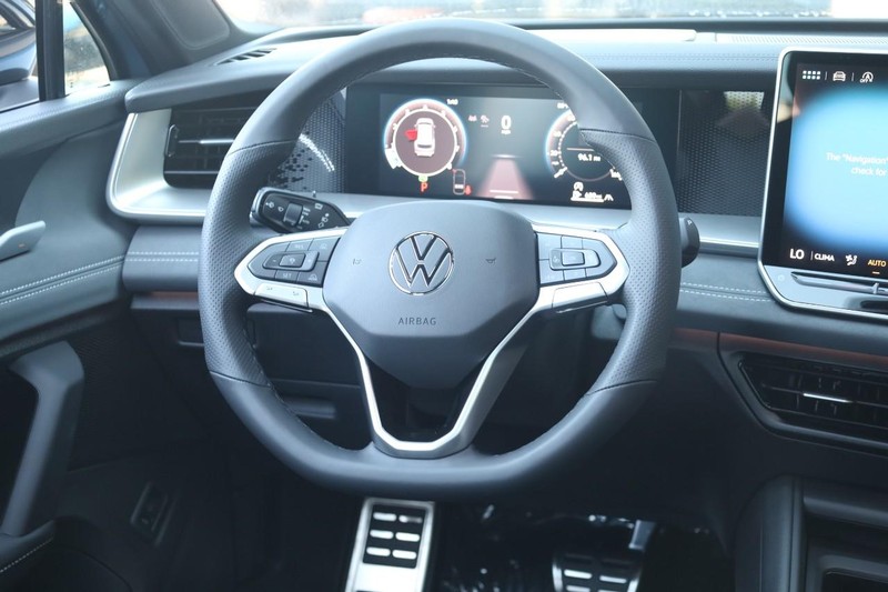 Volkswagen Tiguan Vehicle Image 24